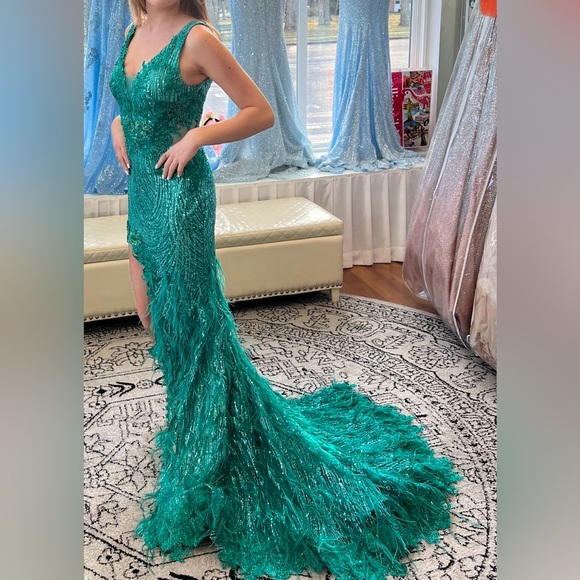 Portia and Scarlett prom dress - Picture 3 of 6